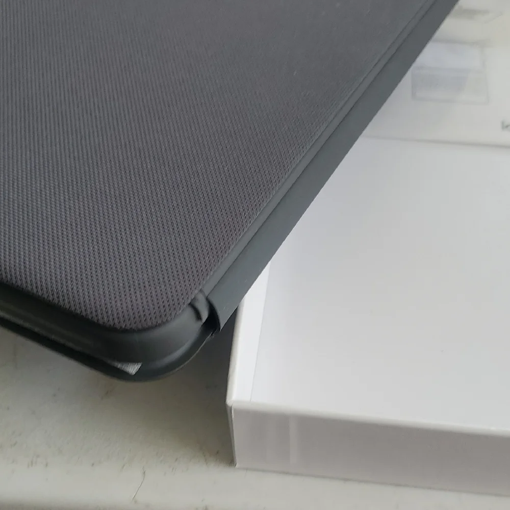 Logitech Rugged Folio Keyboard Case for iPad - Gray